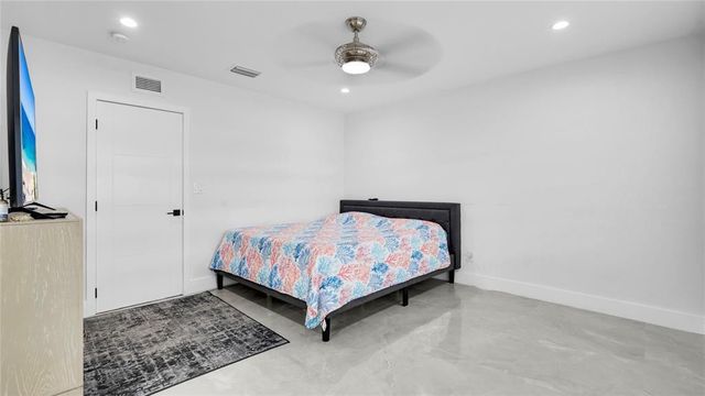 6290 W 16th Avenue, Hialeah, FL 33012