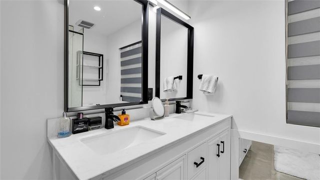 6290 W 16th Avenue, Hialeah, FL 33012