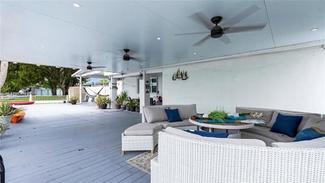 6290 W 16th Avenue, Hialeah, FL 33012