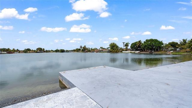 6290 W 16th Avenue, Hialeah, FL 33012