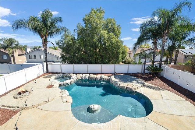 8574 De Loss Drive, Riverside, CA 92508