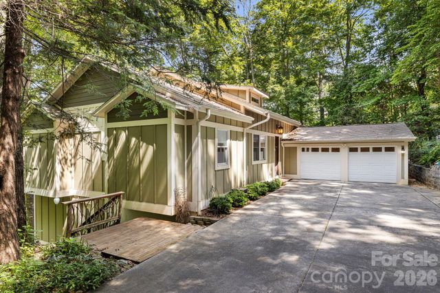 22 Wild Violet Lane, Arden, NC 28704