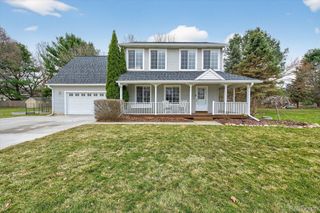 2454 Calvin Court, Hamburg Township, MI 48169