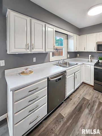 4320 W SHAWNDA Court, Peoria, IL 61615