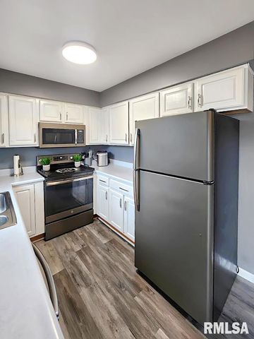 4320 W SHAWNDA Court, Peoria, IL 61615