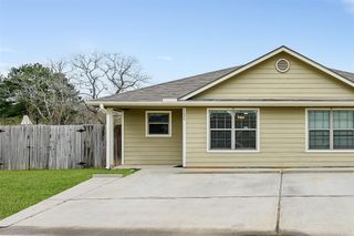 170 S Bend A, Willis, TX 77378