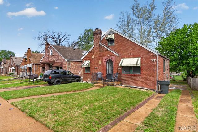 6331 Saloma Avenue, St Louis, MO 63136
