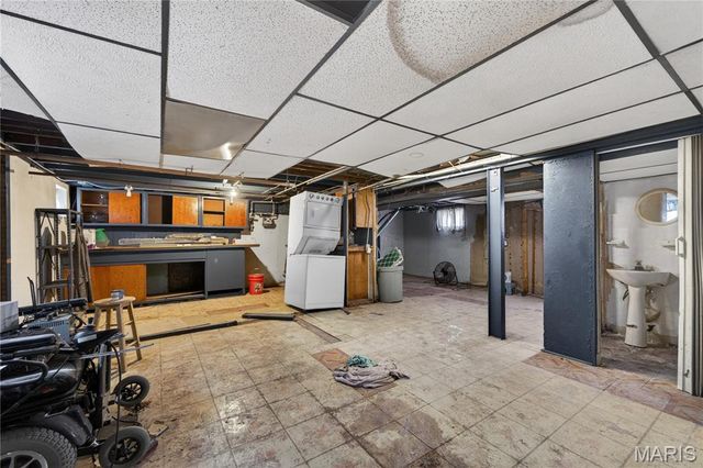 6331 Saloma Avenue, St Louis, MO 63136