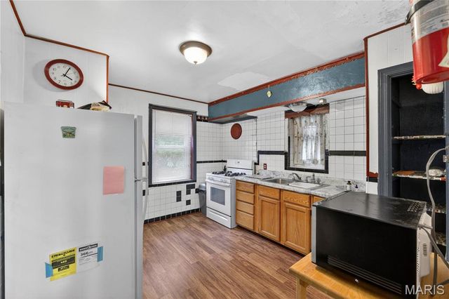 6331 Saloma Avenue, St Louis, MO 63136