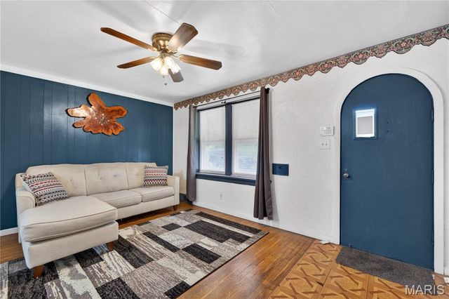6331 Saloma Avenue, St Louis, MO 63136