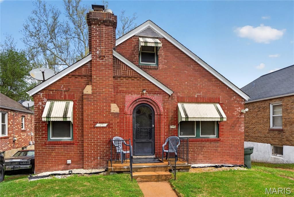 6331 Saloma Avenue, St Louis, MO 63136