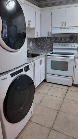 3777 NW 78th Ave 11G, Davie, FL 33024