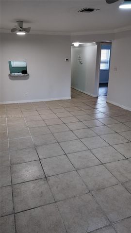 3777 NW 78th Ave 11G, Davie, FL 33024