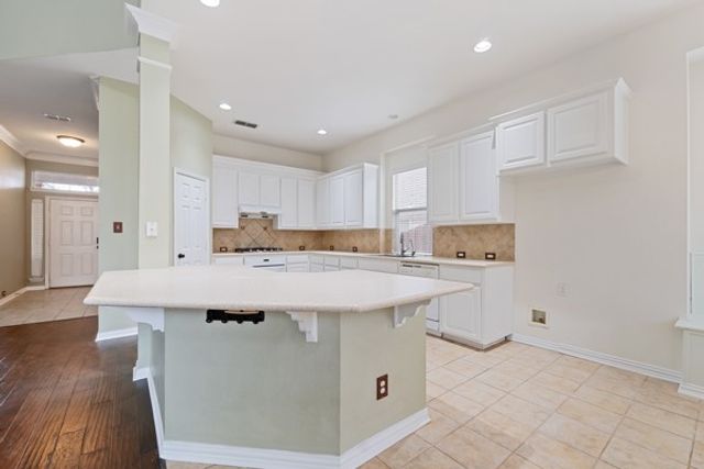 2412 Aramic Court, Arlington, TX 76001