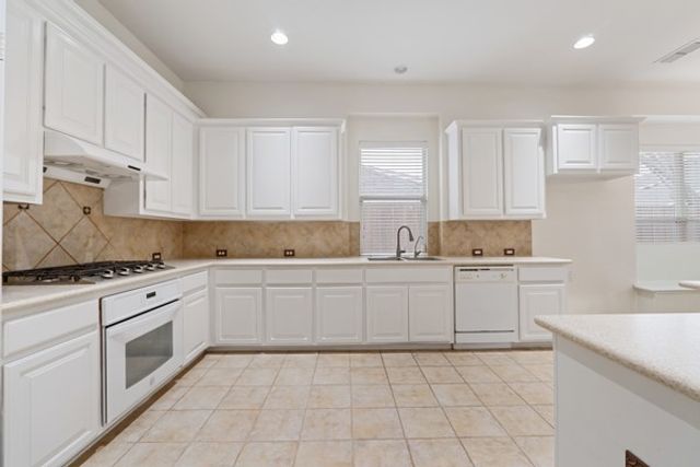 2412 Aramic Court, Arlington, TX 76001