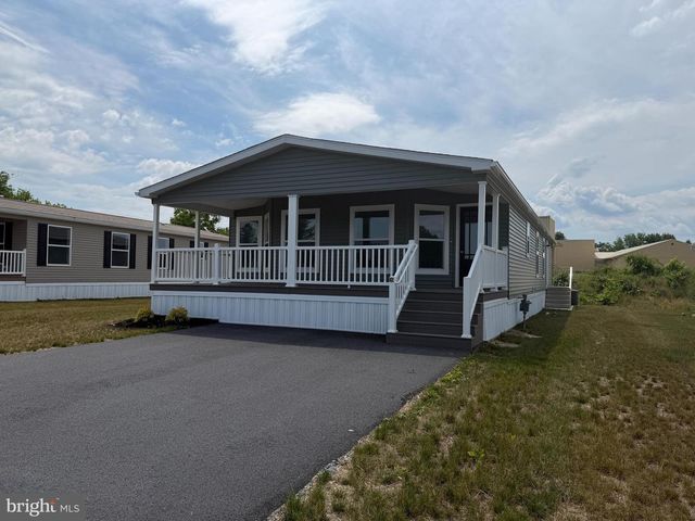 12 EVERGREEN ALY, Palmyra, PA 17078
