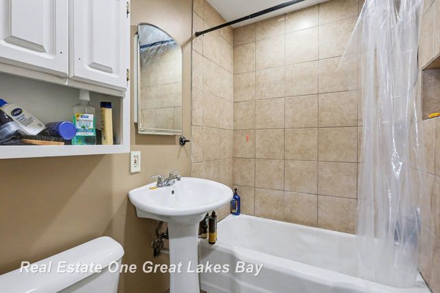 1943 Ottawa Street, Saginaw, MI 48602