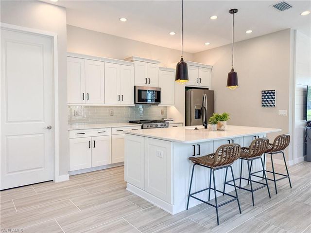 14723 Kingfisher LOOP, Naples, FL 34120