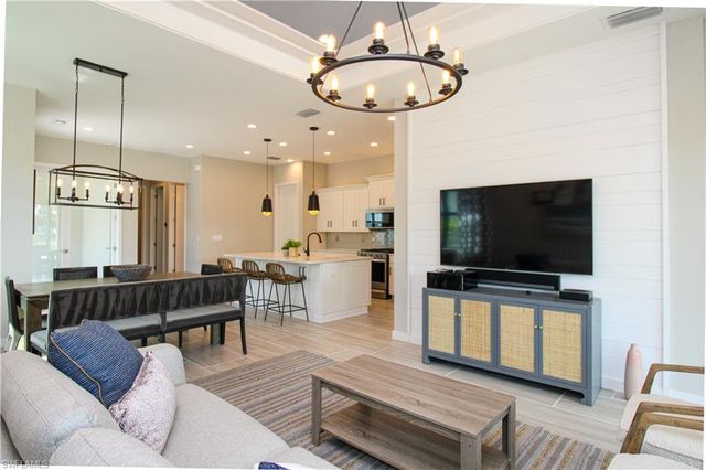 14723 Kingfisher LOOP, Naples, FL 34120