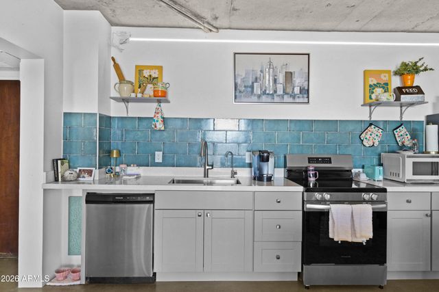 207 W Clarendon Avenue A12, Phoenix, AZ 85013