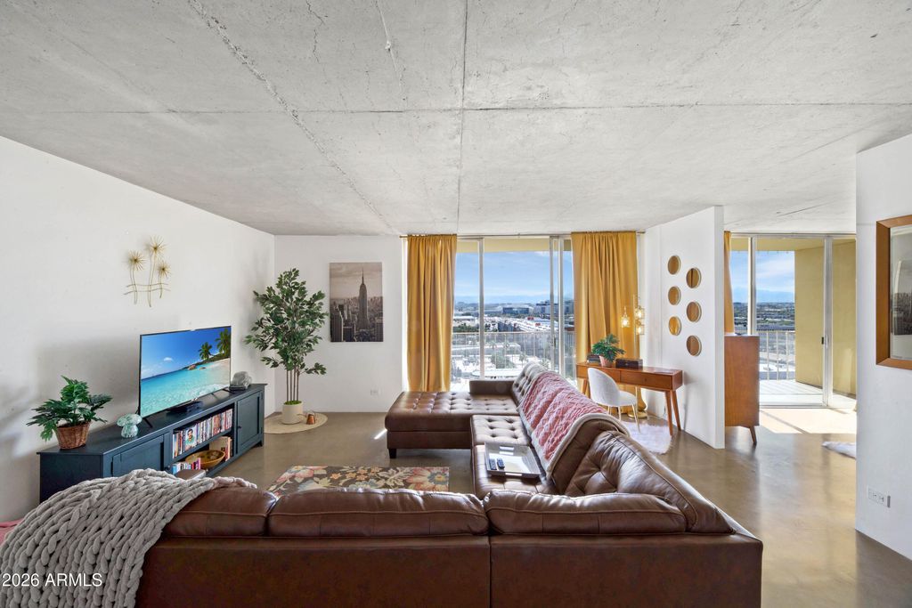 207 W Clarendon Avenue 12A, Phoenix, AZ 85013 — photo 2
