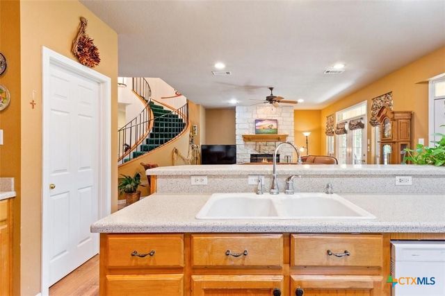 219 Fairway Drive, Gatesville, TX 76528