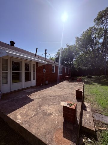 235 Madison Blvd, Madison, TN 37115