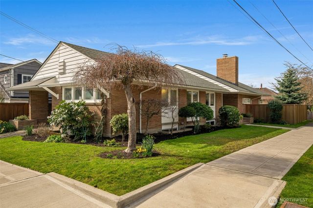 3515 NE 42nd Street, Seattle, WA 98105