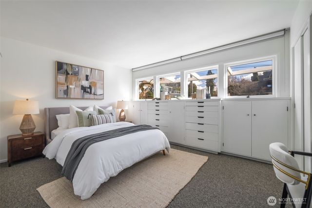 3515 NE 42nd Street, Seattle, WA 98105