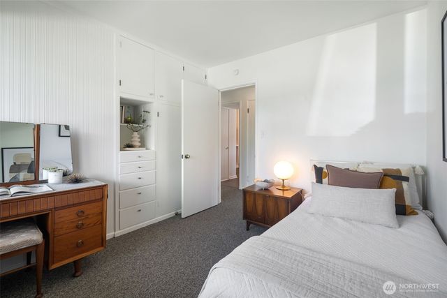 3515 NE 42nd Street, Seattle, WA 98105