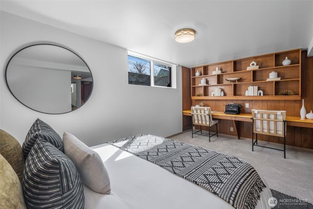 3515 NE 42nd Street, Seattle, WA 98105