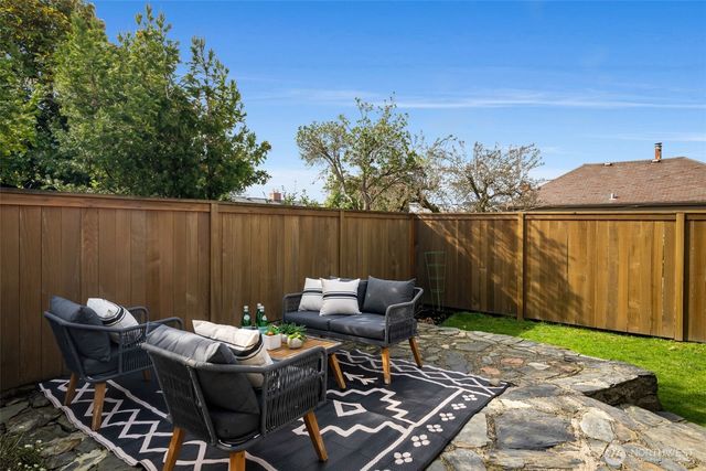 3515 NE 42nd Street, Seattle, WA 98105