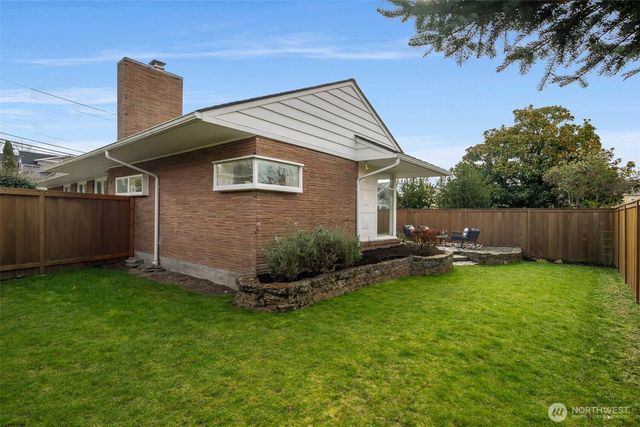 3515 NE 42nd Street, Seattle, WA 98105