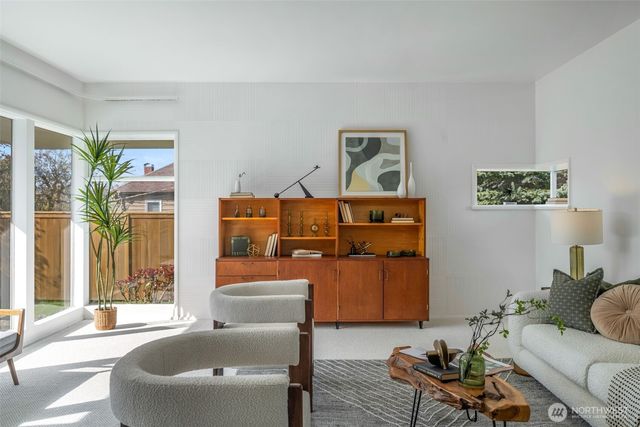 3515 NE 42nd Street, Seattle, WA 98105