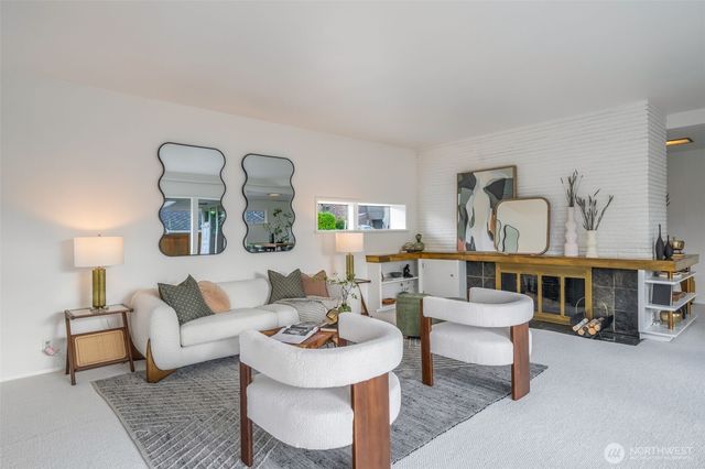 3515 NE 42nd Street, Seattle, WA 98105