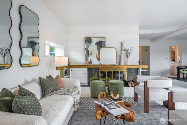 3515 NE 42nd Street, Seattle, WA 98105