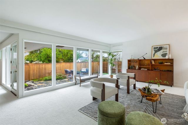 3515 NE 42nd Street, Seattle, WA 98105