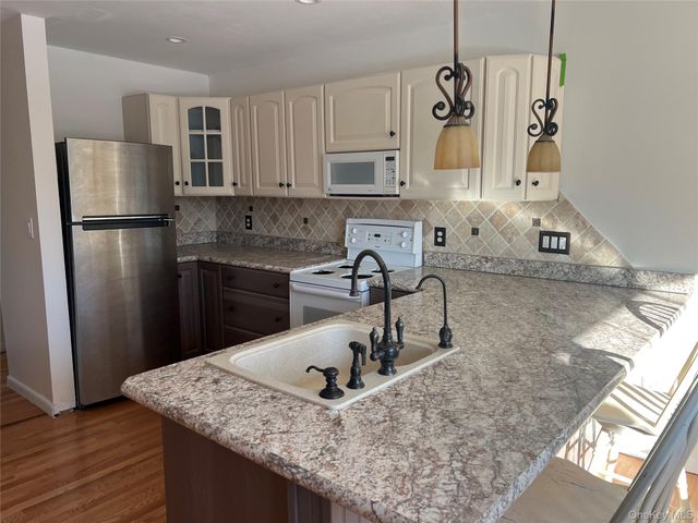 76 Manor Drive 76, Cornwall, NY 12518