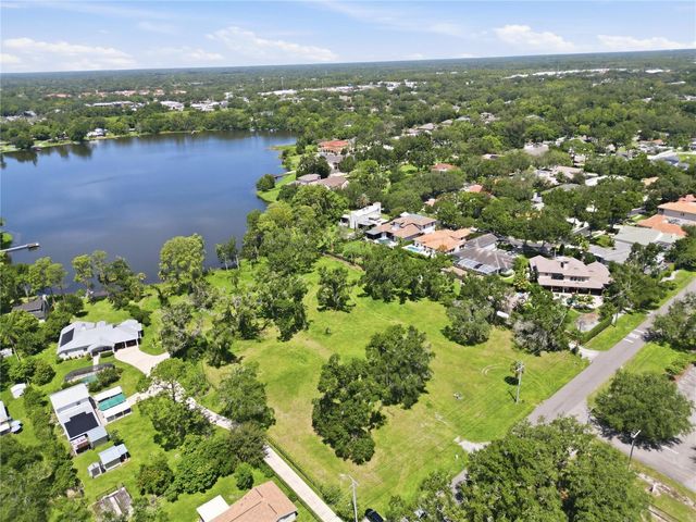 13414 N LINCOLN AVENUE, Tampa, FL 33618