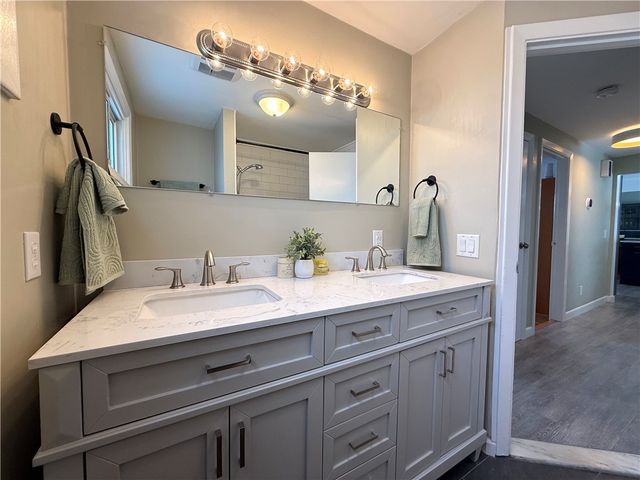 38 Baldino Drive, Cranston, RI 02920