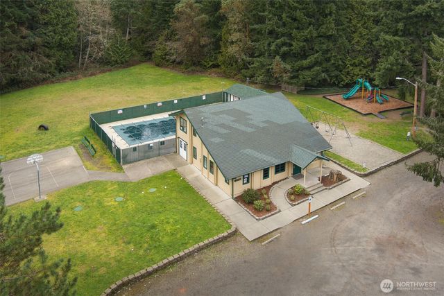 7606 Sandy Way NE, Poulsbo, WA 98370