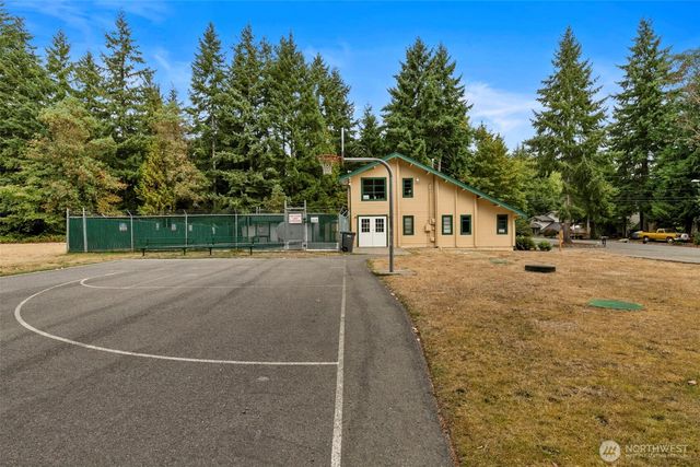 7606 Sandy Way NE, Poulsbo, WA 98370