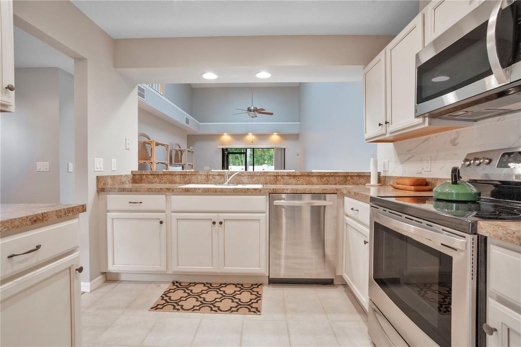 Image 12 of property listing at 8110 SANDPOINT BOULEVARD, Orlando, FL 32819