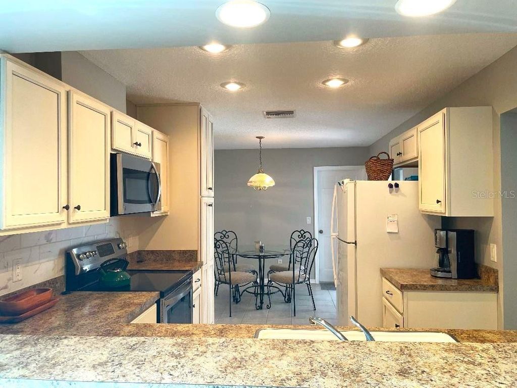 Image 13 of property listing at 8110 SANDPOINT BOULEVARD, Orlando, FL 32819