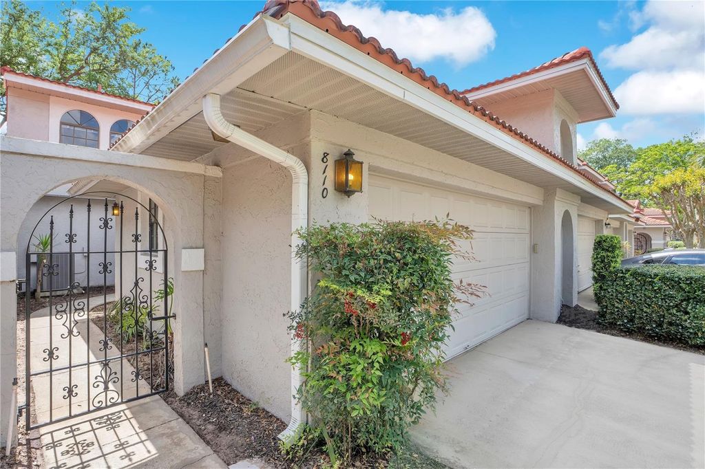 Image 4 of property listing at 8110 SANDPOINT BOULEVARD, Orlando, FL 32819