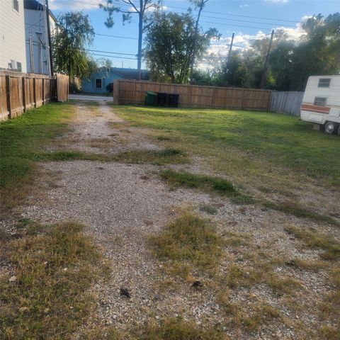 320 Thornton Road, Houston, TX 77018