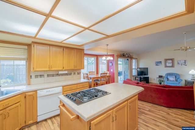 1255 NE Laurelridge St, Keizer, OR 97303