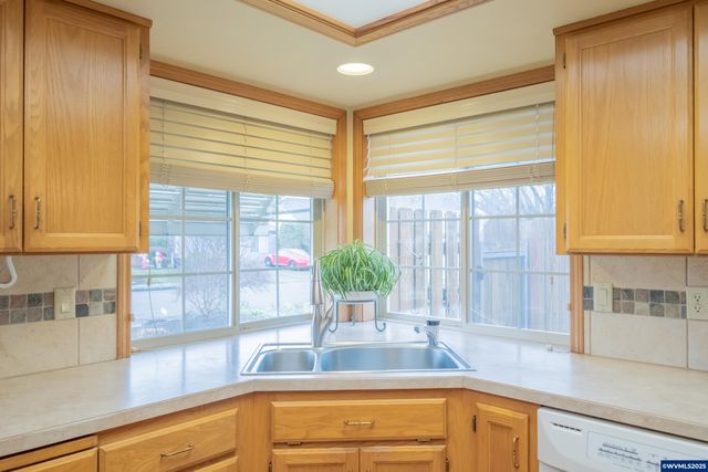 1255 NE Laurelridge St, Keizer, OR 97303