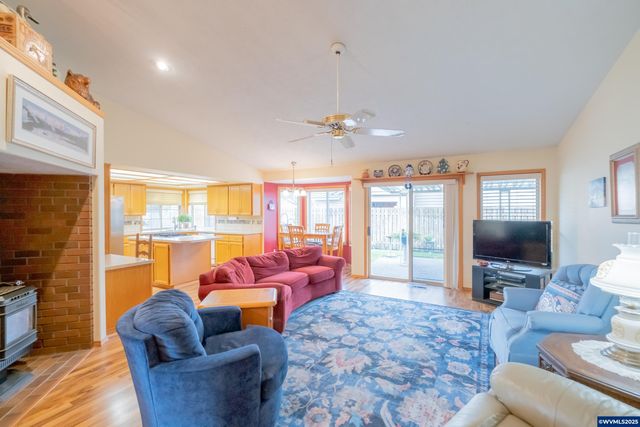 1255 NE Laurelridge St, Keizer, OR 97303