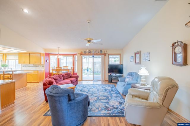 1255 NE Laurelridge St, Keizer, OR 97303